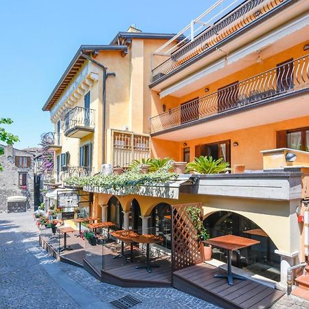 Prestige Apartment シルミオーネ エクステリア 写真