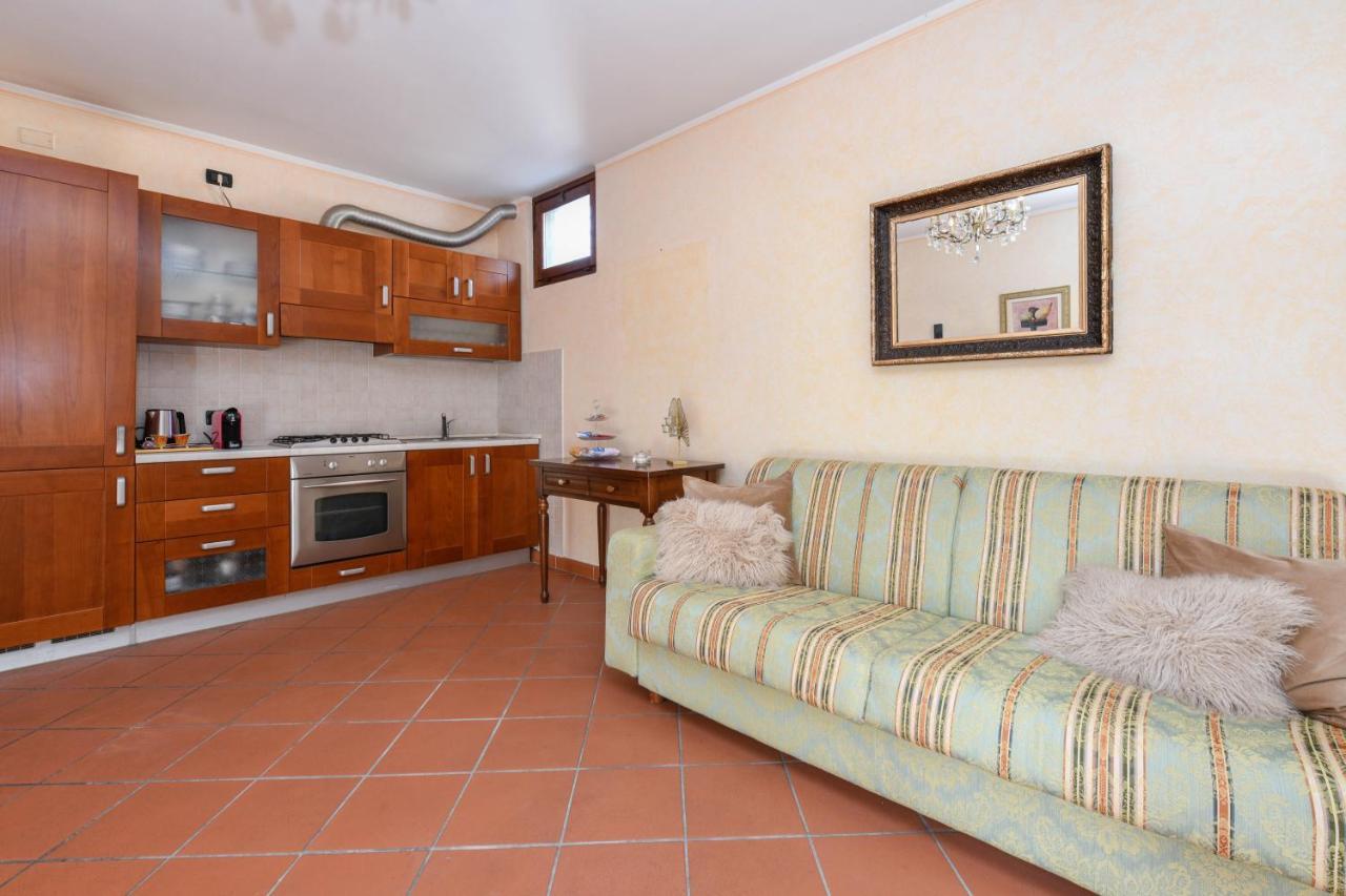 Prestige Apartment シルミオーネ エクステリア 写真